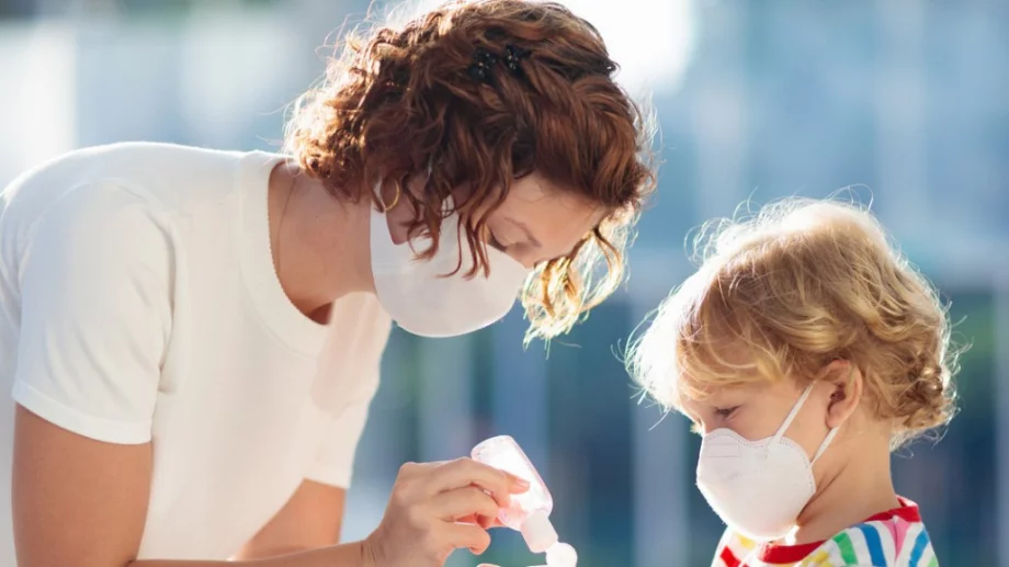Безплатна книжка обяснява  на децата за коронавируса