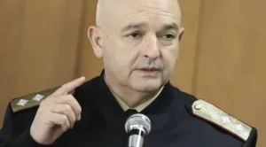 За Великден - ген. Мутафчийски върху яйце (СНИМКА)