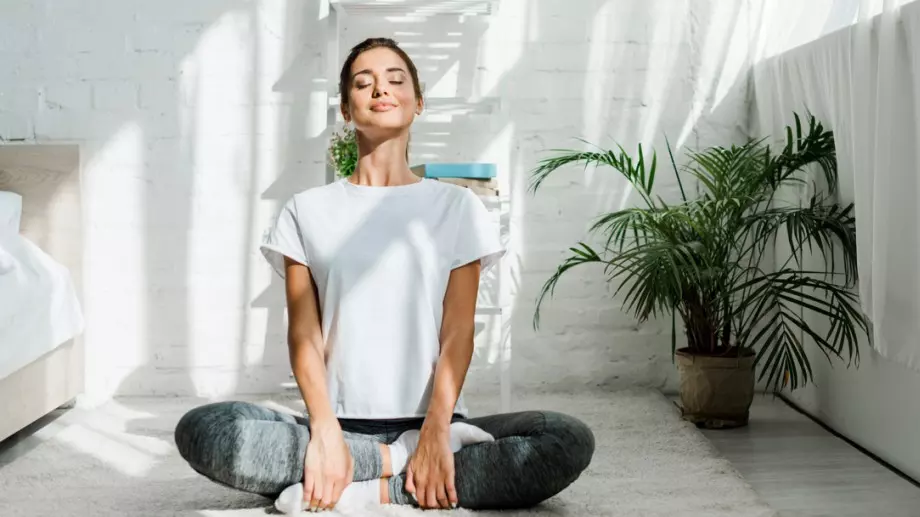 6 йога пози, които ще подобрят настроението и стойката ви