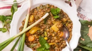 Пролетна леща с картофи и лапад