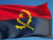 Ангола получава своята независимост от Португалия