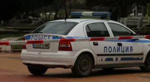 Коронавирус: Трябва ли да се разхлабват мерките в България?