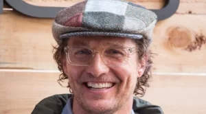 Матю Макконъхи организира онлайн бинго за пенсионери (ВИДЕО)