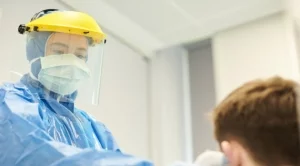 Ето как се разпознават лекарите, борещи се с COVID-19 (СНИМКИ)