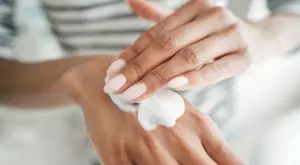 Домашна маска за ръце с мед