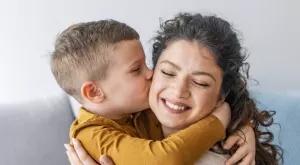 Виц за днес: Влиза една майка с 10 деца...