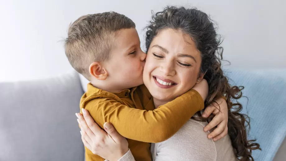 Твоят ангел на Земята - притча за майката