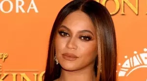 Бионсе лъсна гола на обложката на новия си албум (СНИМКА)