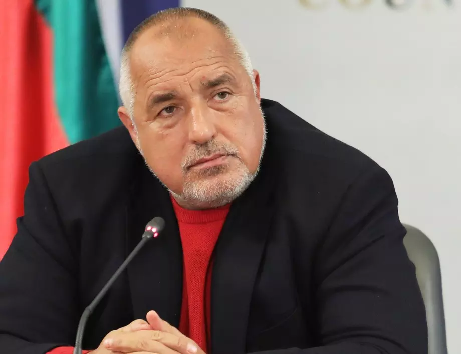 Еднократна помощ от 250 лв. за нуждаещи се семейства на 8-класици