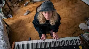 Мила Роберт: Песните ми са огледало на случващото се в неспокойната ми глава