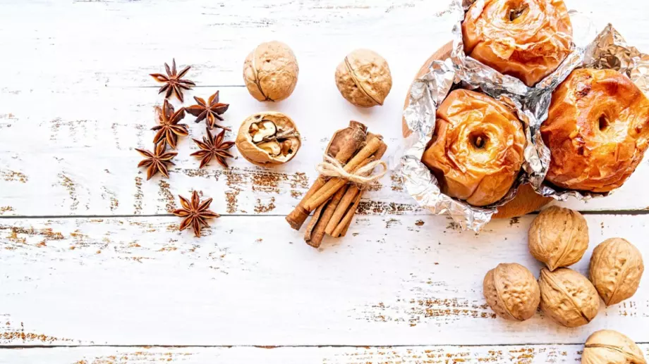 Рулца с орехи и канела