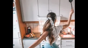 Заради коронавируса: "Последвай ме вкъщи" (СНИМКИ)