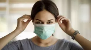 Падат маските на закрито, но по изключение