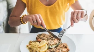 НЕ правете тези 4 неща след ядене