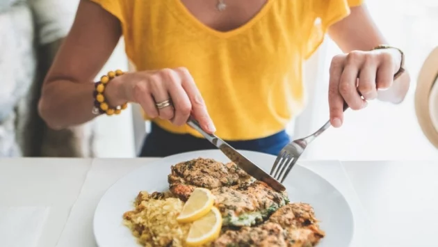 НЕ правете тези 4 неща след ядене