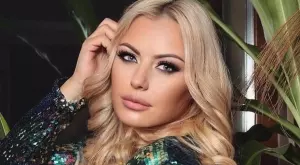 Вижте Камелия след корекциите и без грим (СНИМКА)