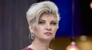 Силвена Роу се съблече за 60-годишнината си (ВИДЕО)