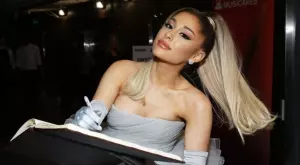 Ариана Гранде се развежда официално