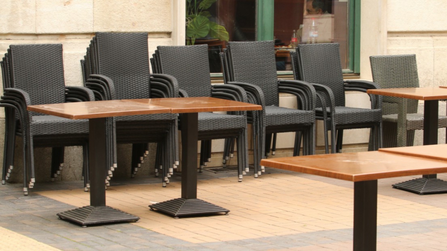 Ресторанти и кафенета в столицата са полупразни и без