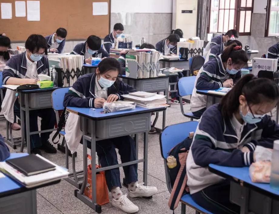 Гимназистите в Южна Корея за първи път на училище през 2020 година