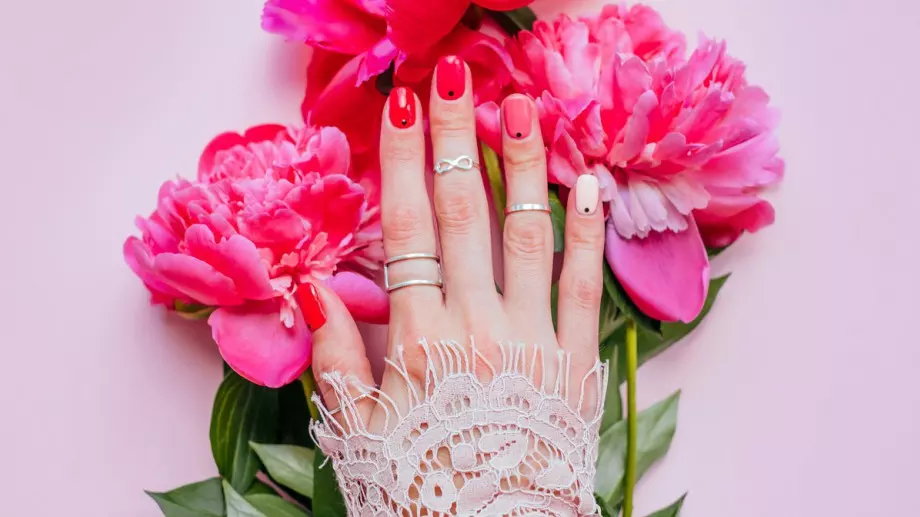 4 свежи маникюра, които обещават да са хит тази пролет