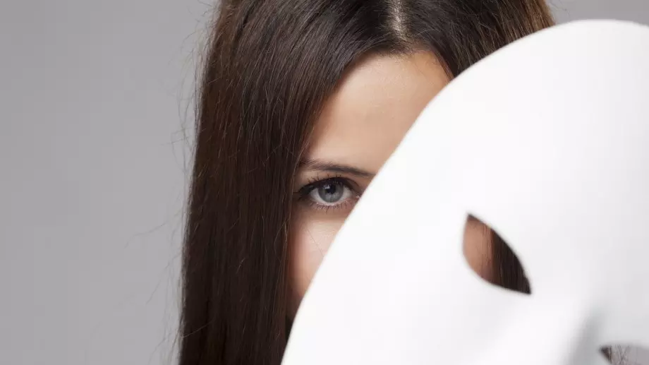 Най-тъжното в предателството е, че най-често ни предават не враговете, а хората, на които държим