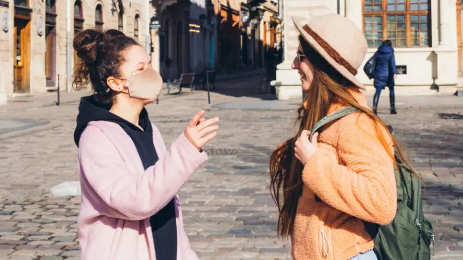 Коронавирусът може да остане във въздуха над 10 минути