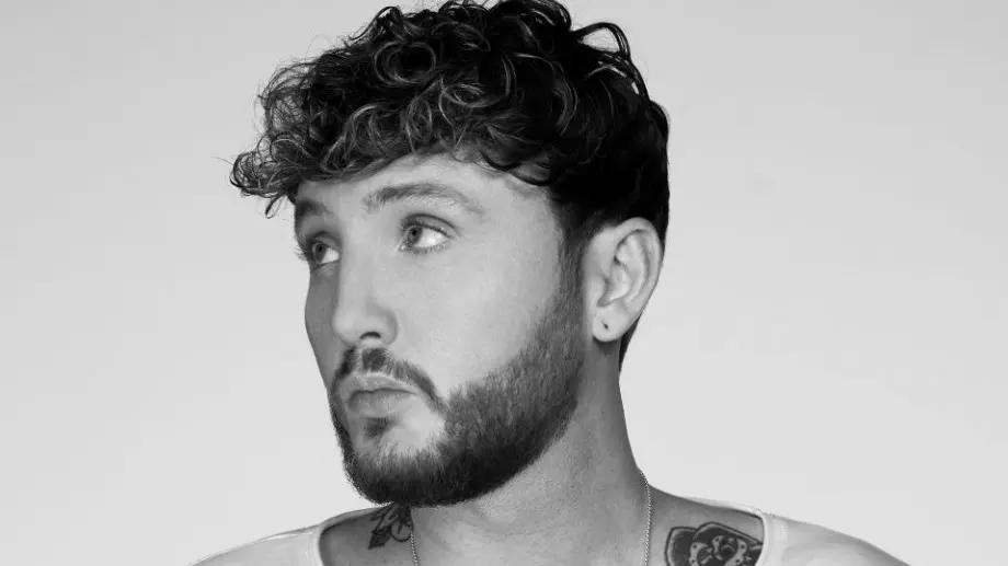 И Джеймс Артур в помощ на битката с коронавируса