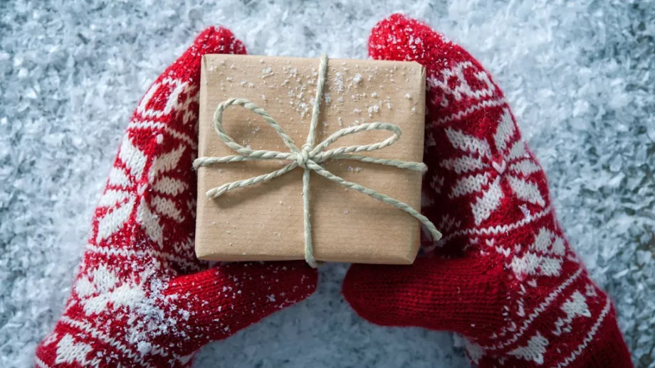 Коледни помощници