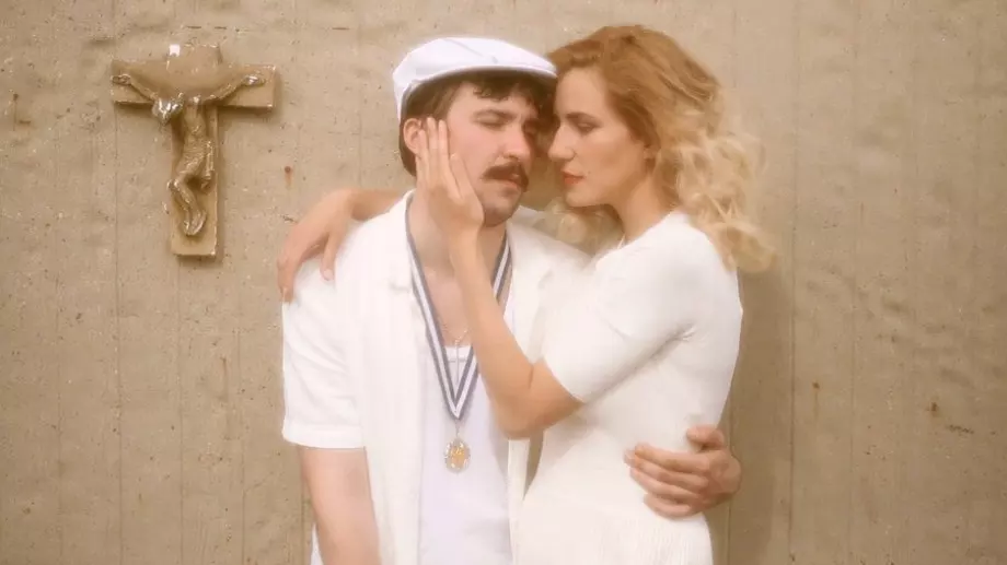 Мила Роберт: Всичко рязко светва (ВИДЕО)