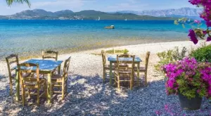 Гърция: Отворен туризъм, затворени хотели