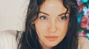 Вижте Диляна Попова като абитуриентка  (СНИМКА)