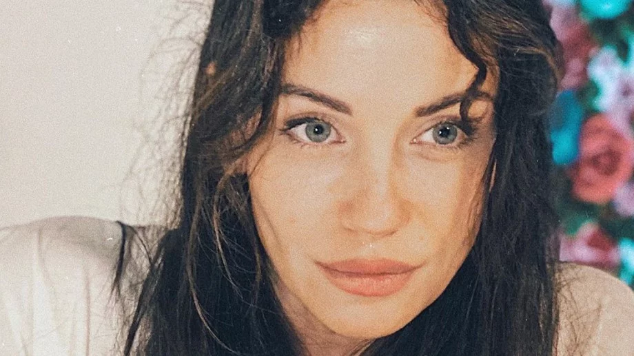 Вижте Диляна Попова като абитуриентка  (СНИМКА)