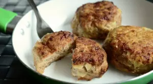 Сочни бабини кюфтета с тайна съставка