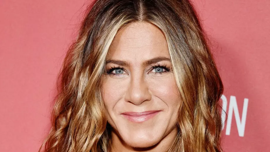 Дженифър Анистън си има нов любимец (ВИДЕО)