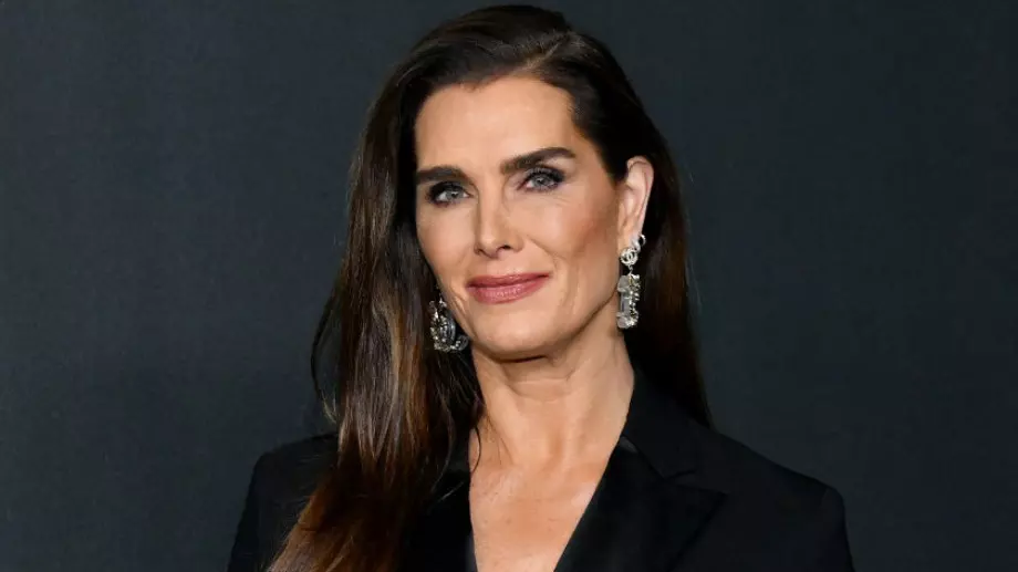 Брук Шийлдс се съблече по бельо на 57 (СНИМКИ)