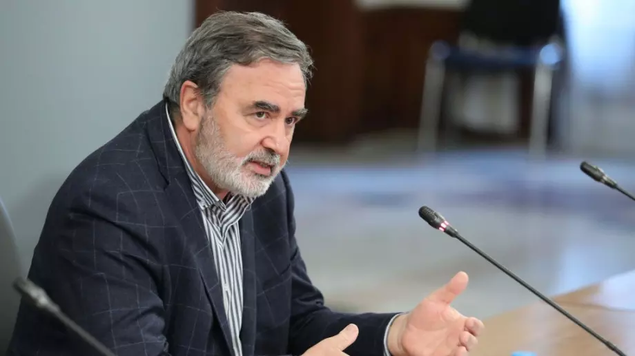 Готвят още по-строги мерки за овладяване на заразата