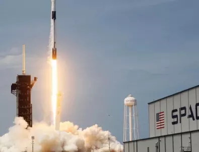 SpaceX изстреля успешно ракета Falcon 9 с италиански сателит (ВИДЕО)