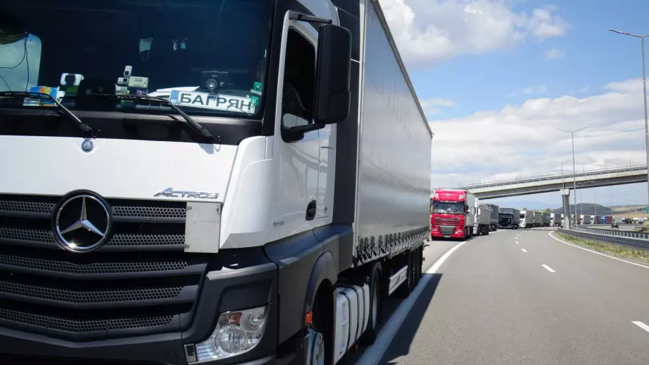 Следобеден виц: Тираджия от София за Бургас