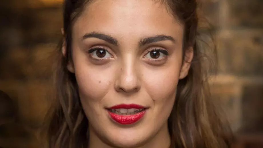 Евелин Костова от "Съни бийч" е бременна (СНИМКА)