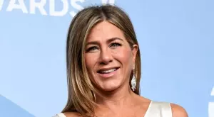 Дженифър Анистън продава своя гола снимка за добра кауза