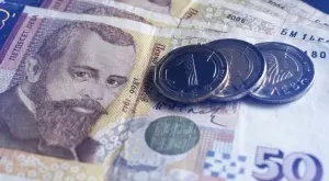 Заплатите в частния сектор изостават спрямо публичния