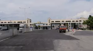 Гърция няма да затваря границата за чужденци