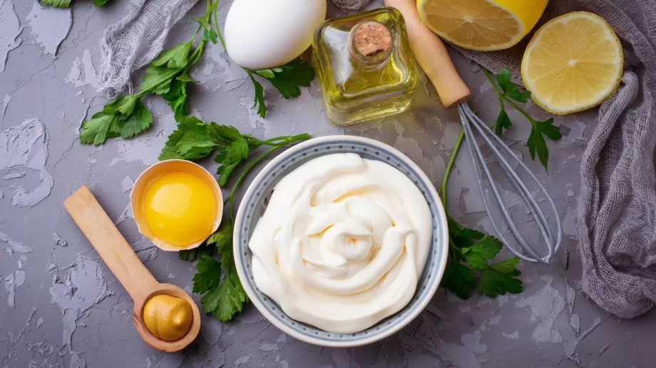 Ето как да направите вкусна домашна майонеза