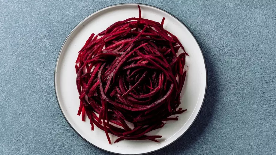 Защо се слага коричка хляб в тенджерата, в която варите цвекло