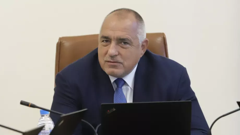 Борисов готов да си тръгне, но без да подава оставка