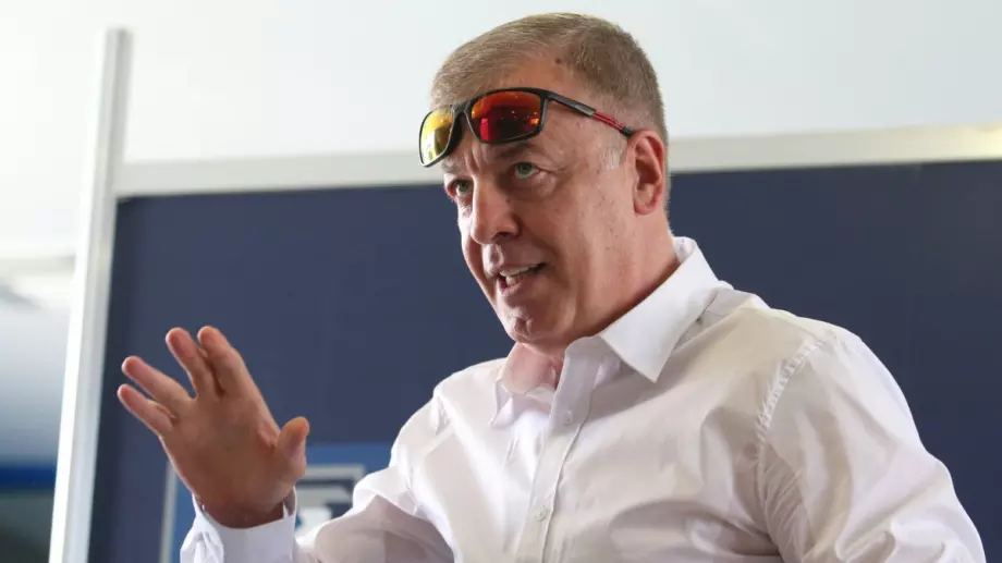 Сираков: Държавата помогна на всички отбори, само на Левски не!