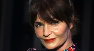 Хелена Кристенсен се съблече на 51 (СНИМКИ)