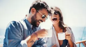 Двойките с чувство за хумор имат по-силна връзка
