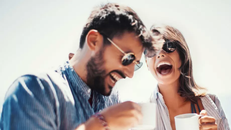 Виц за днес, 16 април, 2024 г.: Говорят си две блондинки